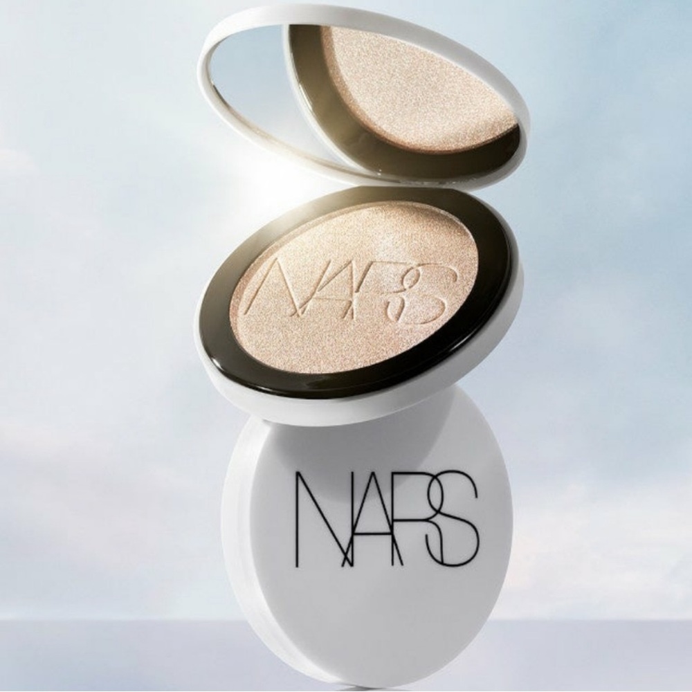 NARS Light Reflecting Luminizing Powder - Picture 10 of 16
